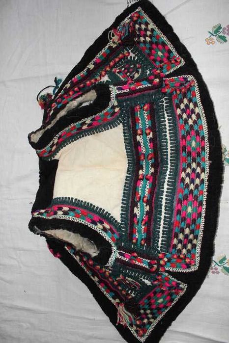 Старовинний Верховинський кептар.