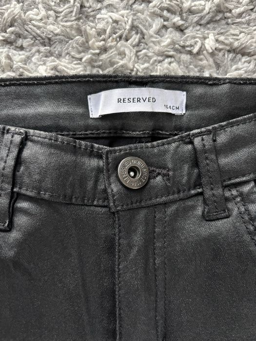 RESERVED 2 pary spodni Jeansy oraz Woskowane Stan BDB Rozmiar 164