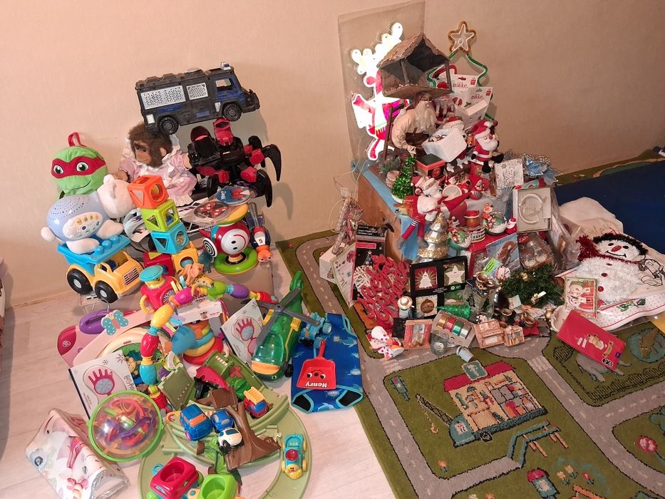 Продам лот іграшки ящик оптом