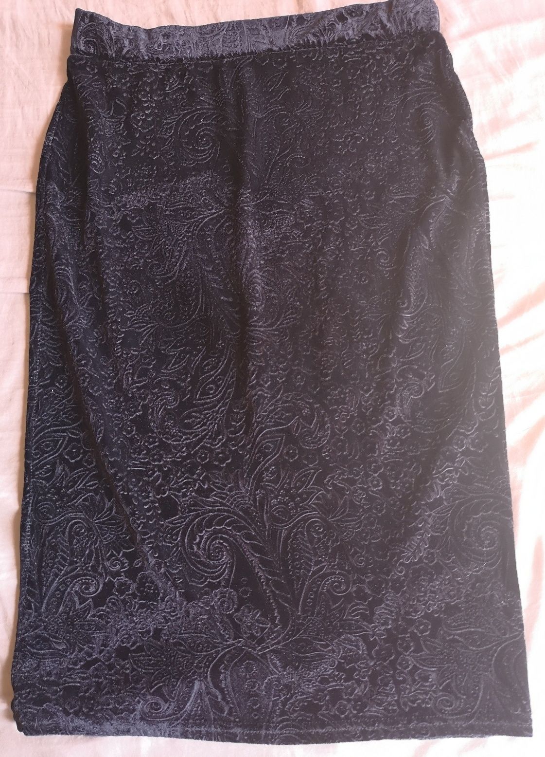 Spódnica czarna z wzorami