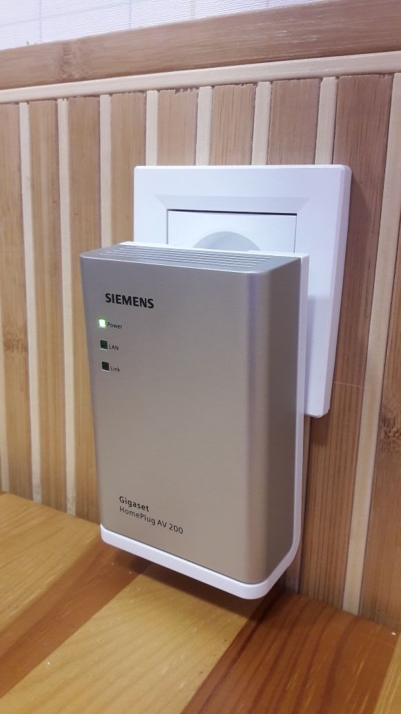 Сетевой Интернет-маршрутизатор Siemens HomePlug AV 200 ADSL