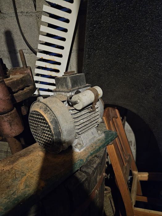 Ralador de uvas com motor