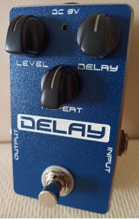 Mad Professor Deep blue delay clone