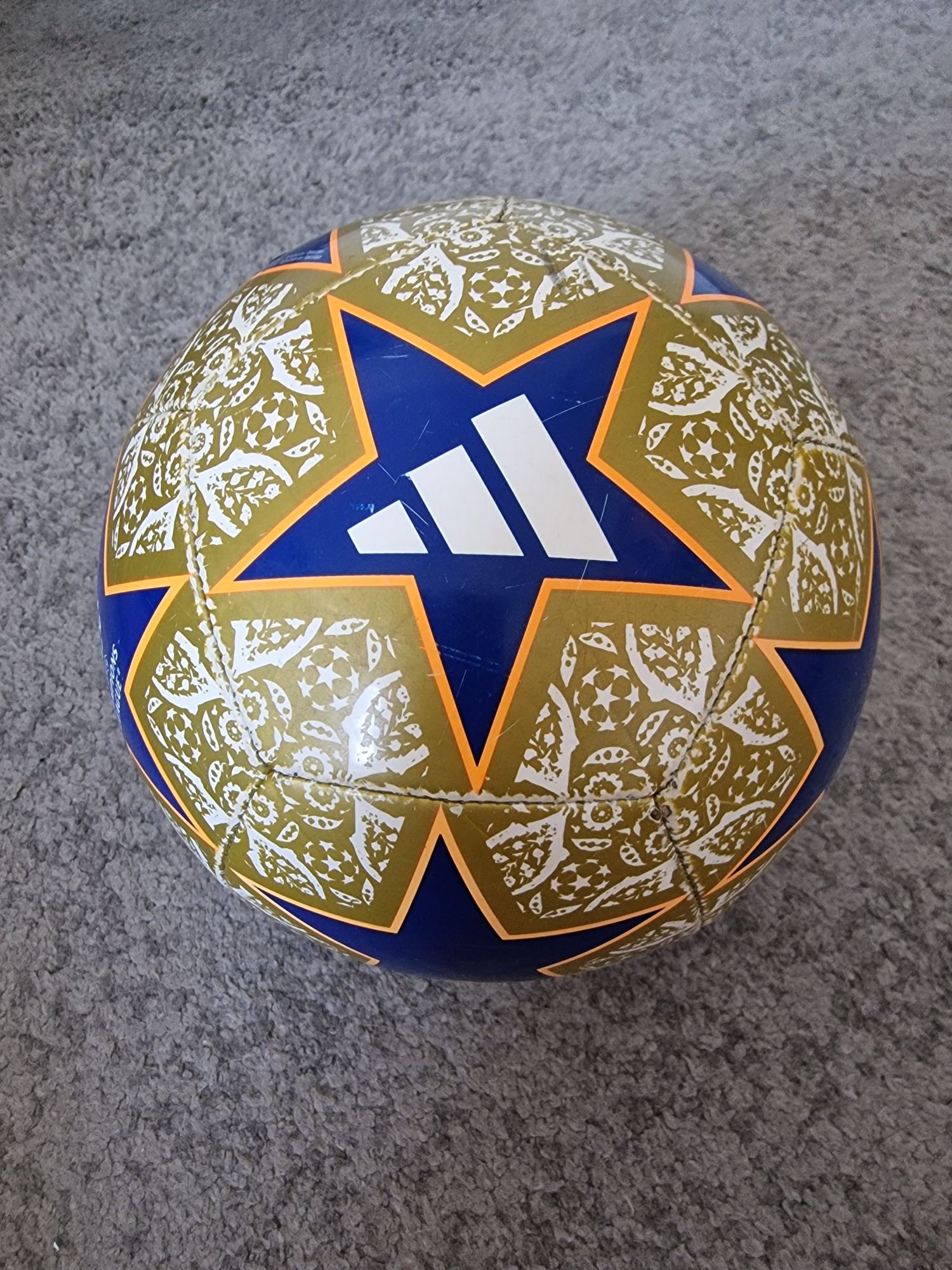 Piłka do gry r4.