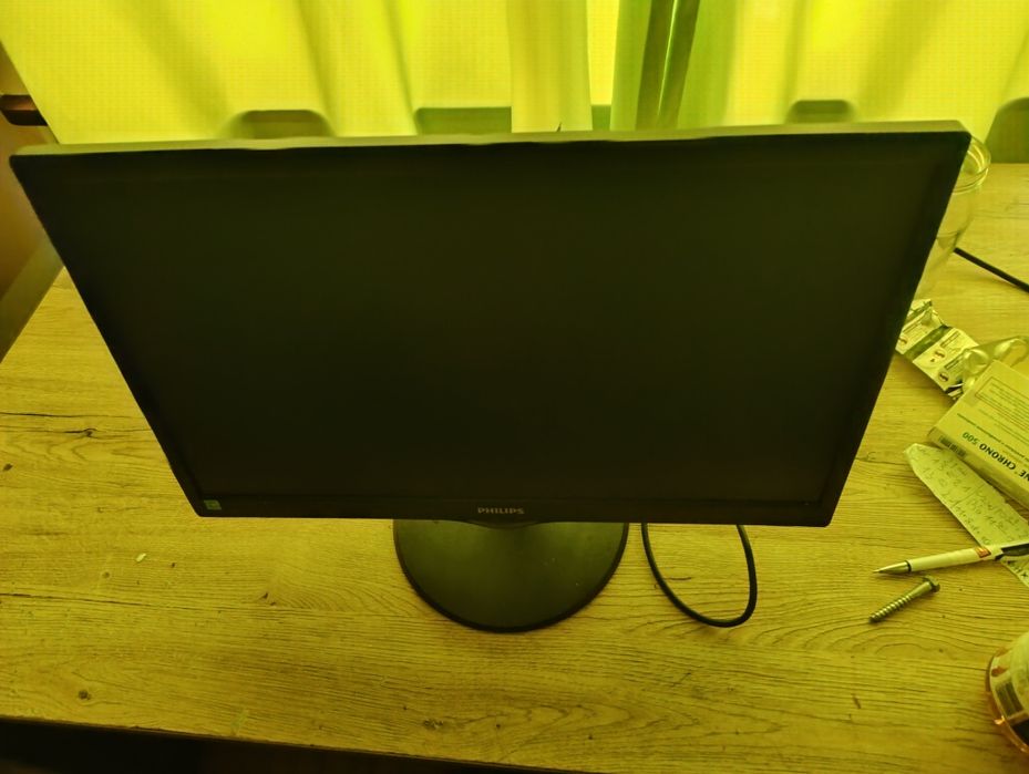 Monitor Philips 75hz oklo21cali