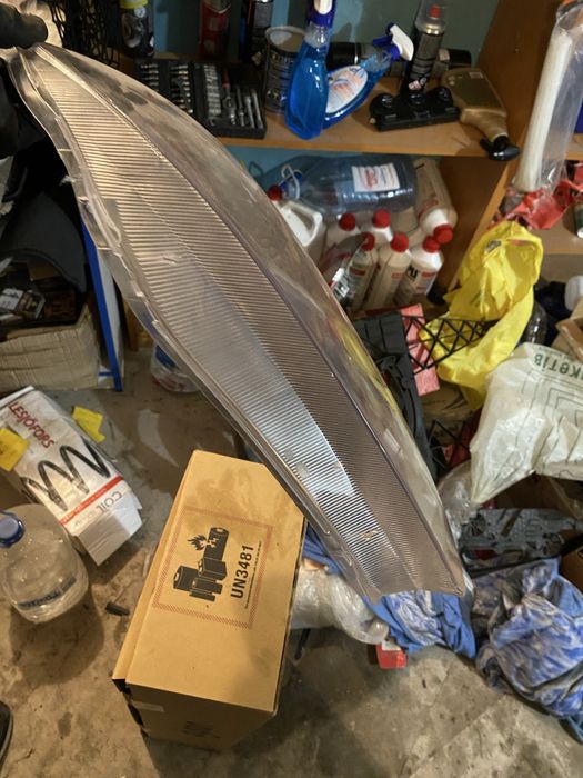 Скло на фари фабія 2