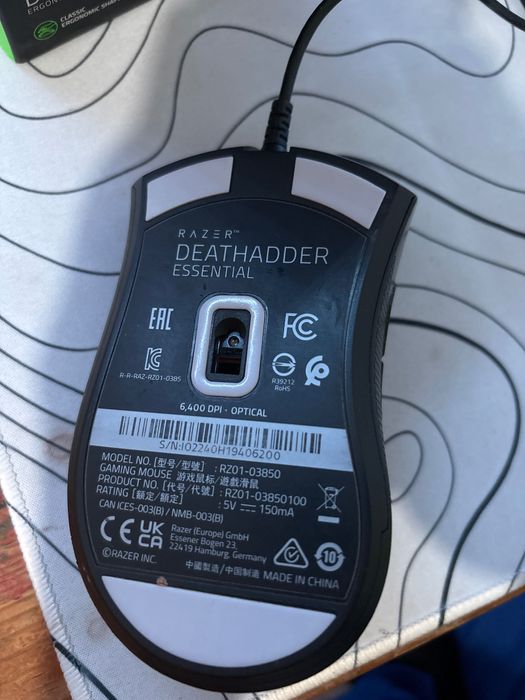Rato Gaming Razer Deathadder essential