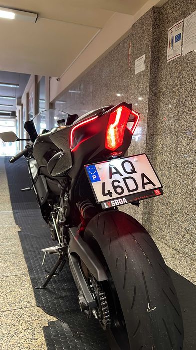 Yamaha R7    YZF