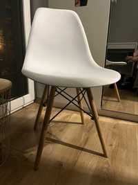 Krzesło białe do biurka
