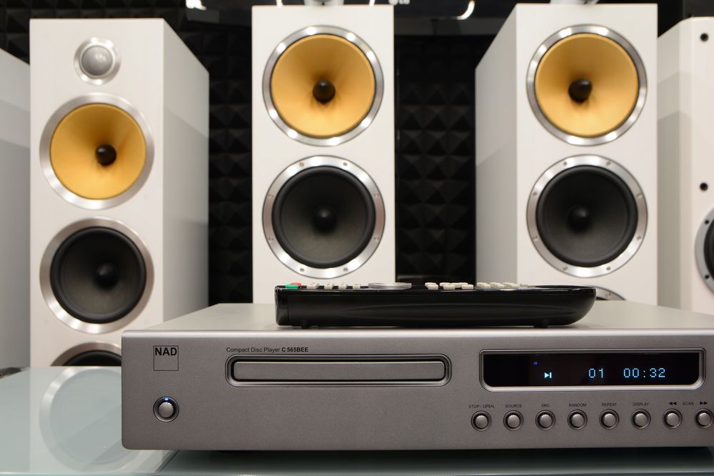 Zadbany odtwarzacz CD NAD C 565BEE z USB + pilot