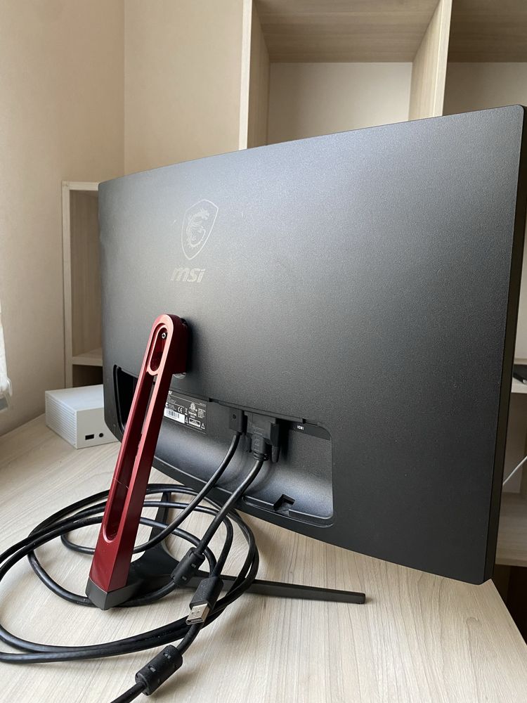 Продам Монитор 23.6" MSI Optix G24C 144 Гц