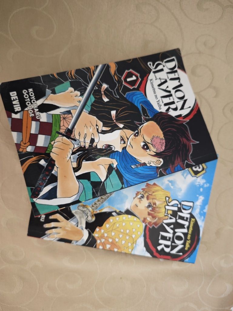 Mangás Demon Slayer (1 e 3)