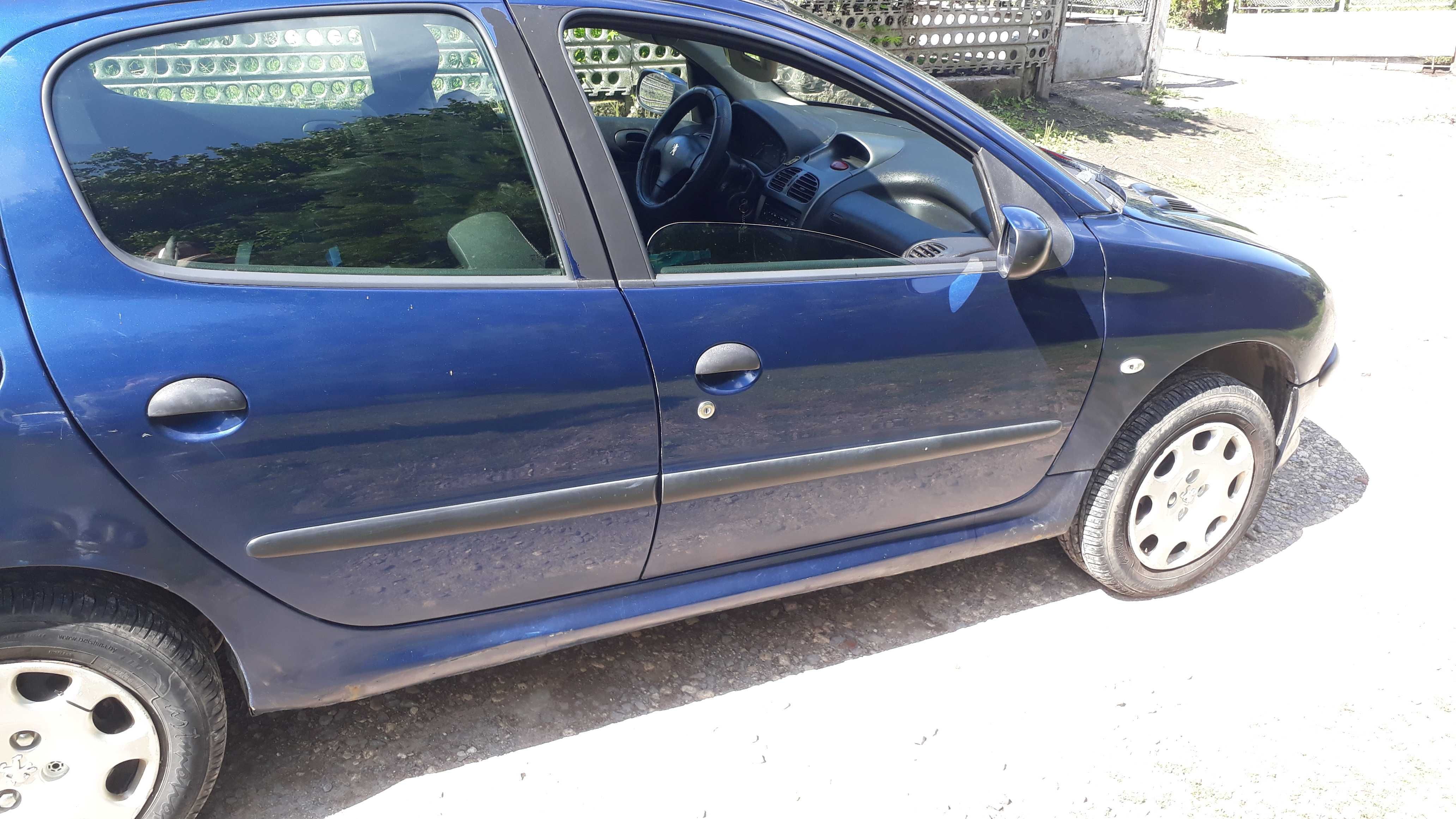 Продам автомобіль Peugeot 206