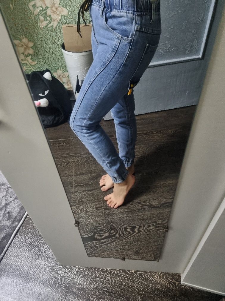 Нові джинси. Весна, літо. Розмір 26.