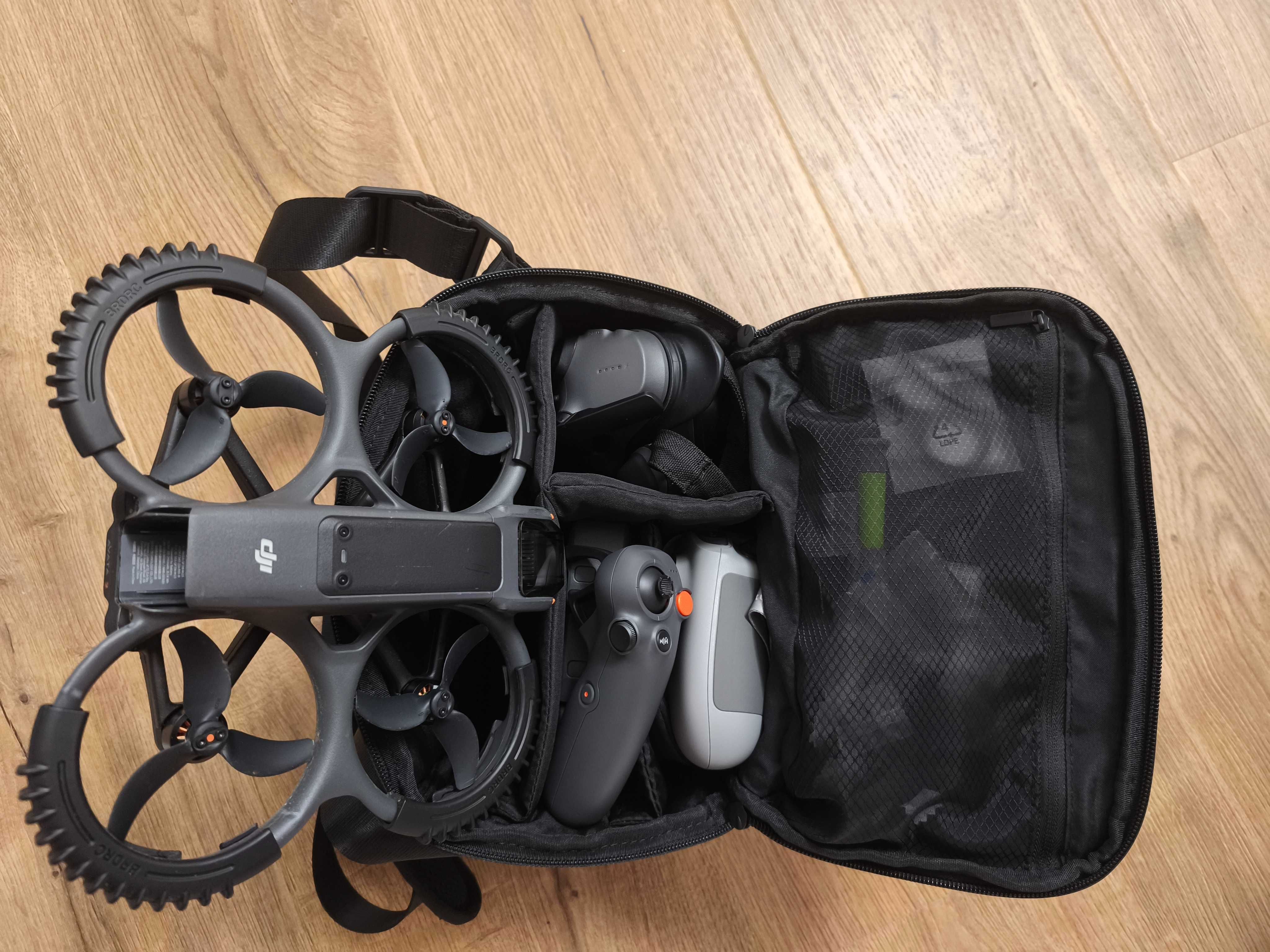 Dron DJI Avata 2 Fly More Combo