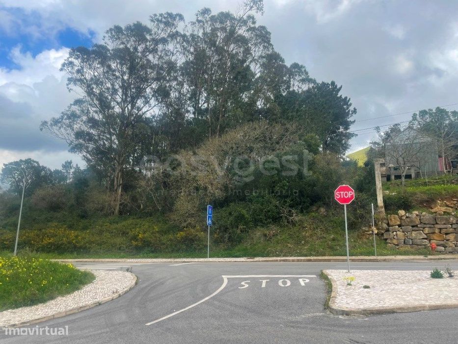 Terreno Urbano de 986 m² em Almargem do Bispo para Construção de Mo...