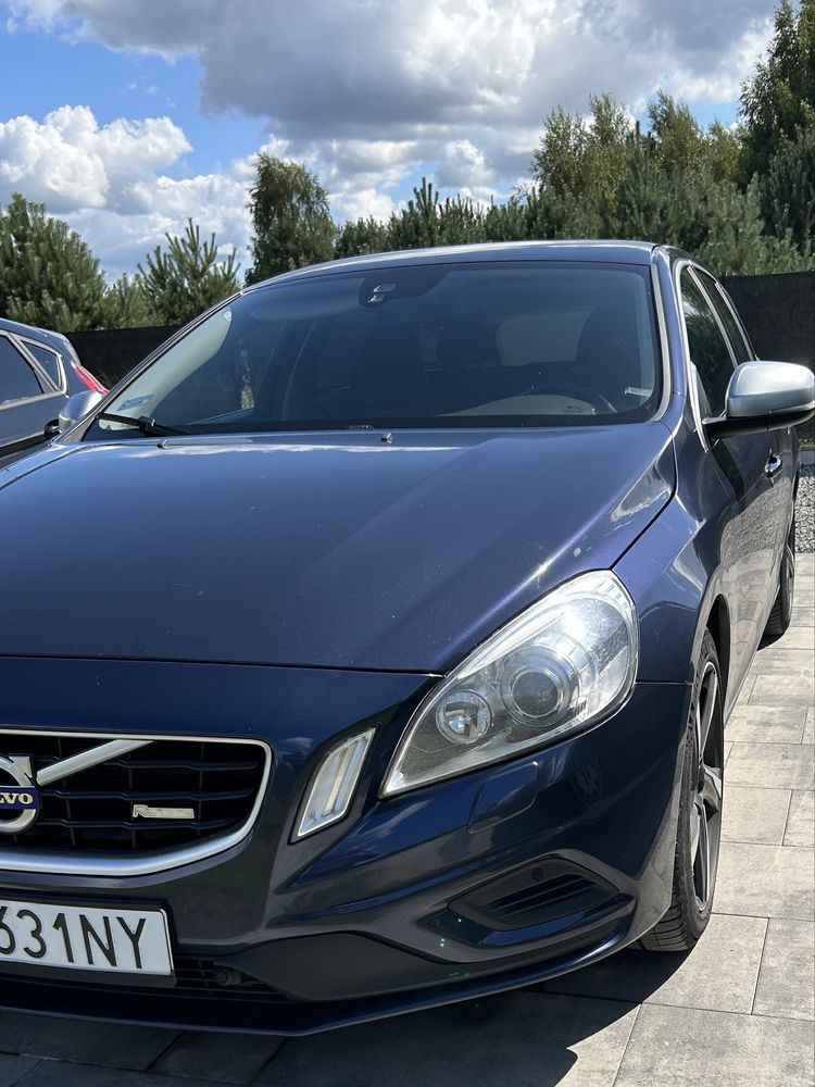 Sprzedam Volvo V60 D4 AWD R- DESING 2,4 cm3 D5 120 kW 163kM