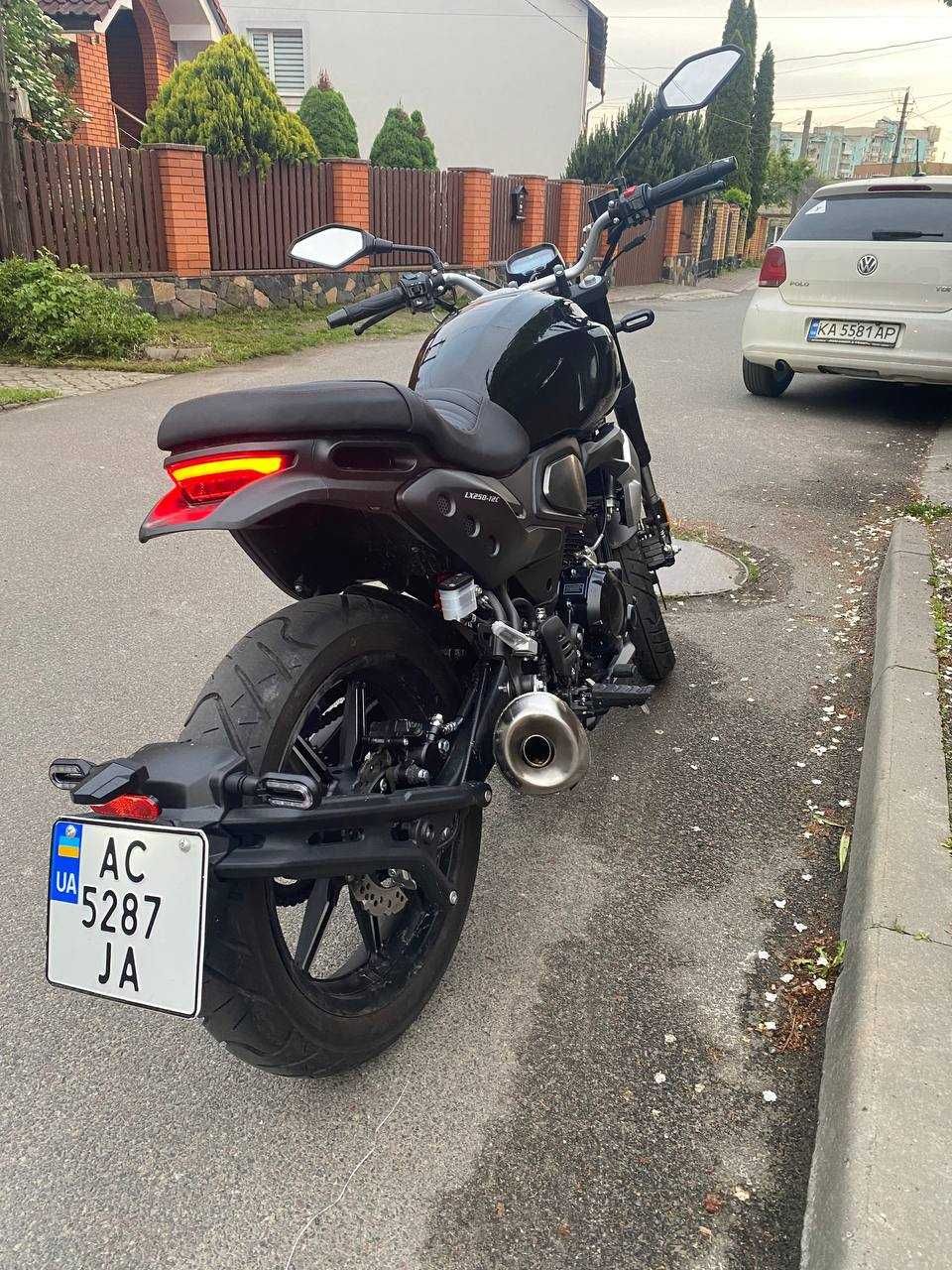 Loncin LX-250-12C AC4 - мотоцикл лонсін чоппер, класичний, кафе рейсер