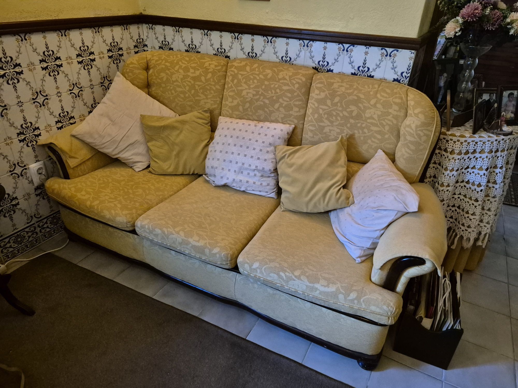 Conjunto de sofá cama 3 lugares e 2 poltronas em Alfeizerão