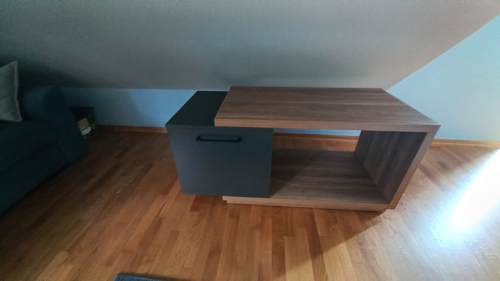 Meble pokojowe z biurkiem