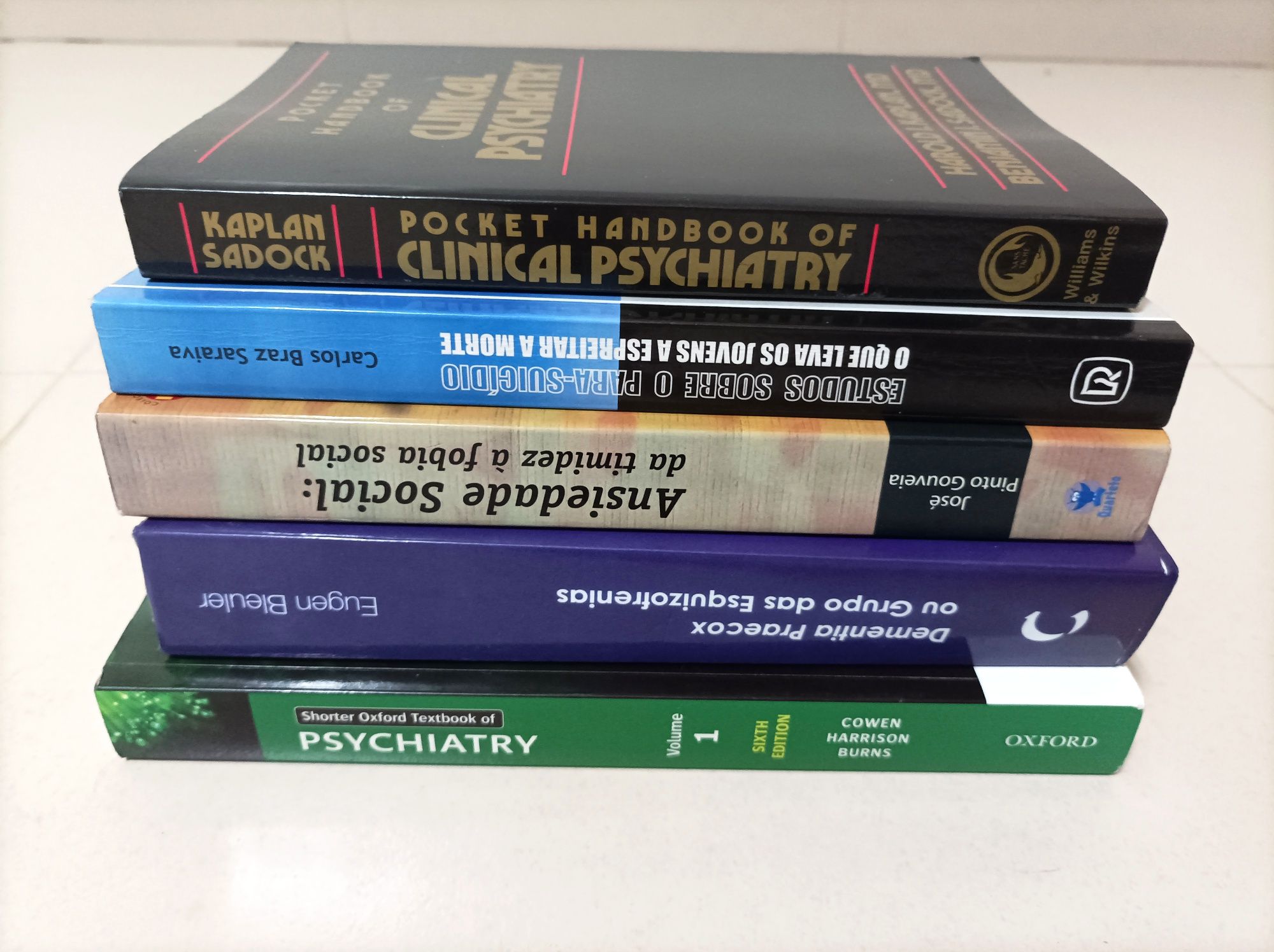 Lote de livros sobre Psiquiatria (Demência / Ansiedade)