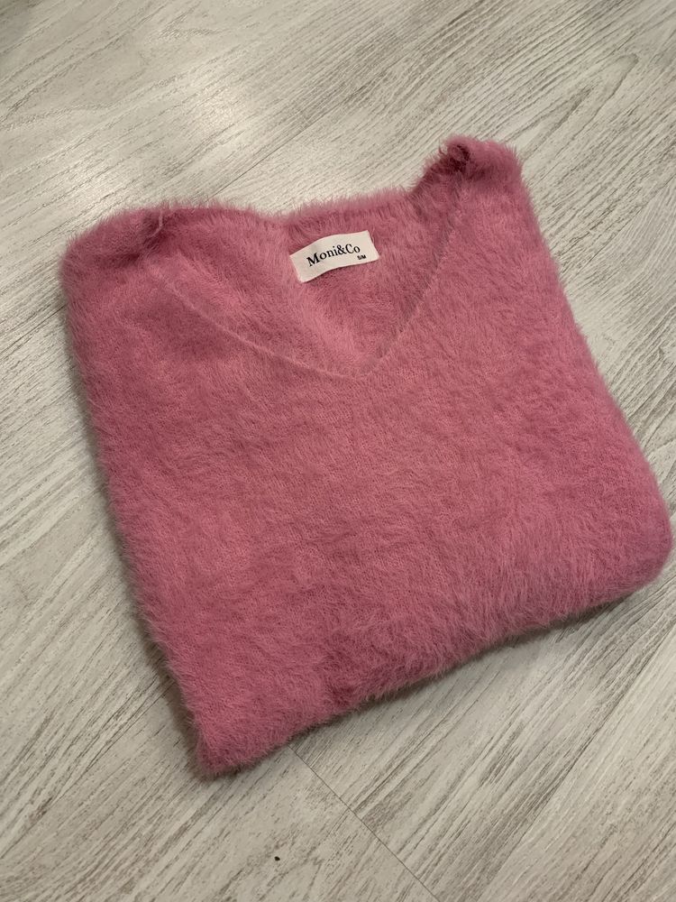 Piękny włochaty sweterek damski z dobrym składem xs s sweter różowy