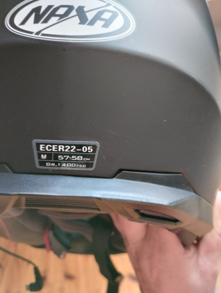 Kask z blendą firmy naxa