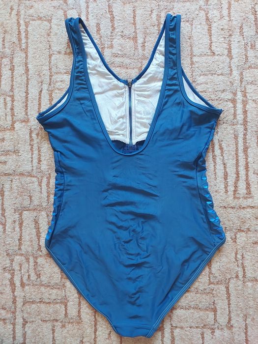 Слитные купальники