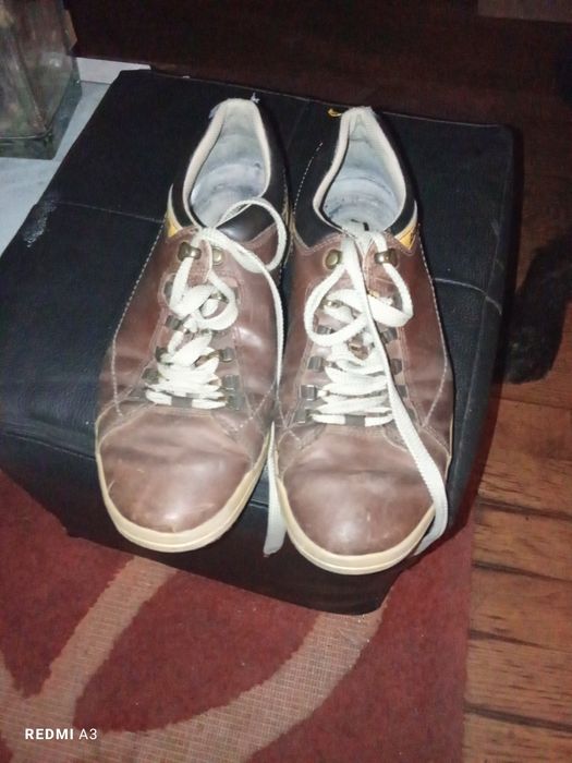 Sapatos cat em bom estado