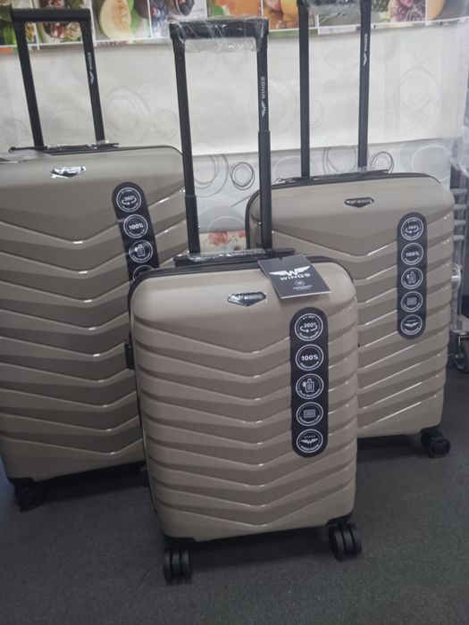 Чемодан валіза полипропилен Wings  SPARROW