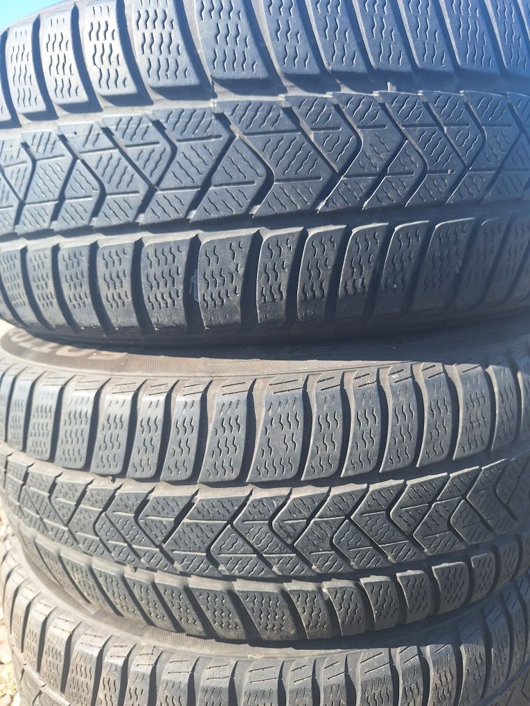 Opony zimowe Pirelli Sottozero 3 rsc 225 55 r17