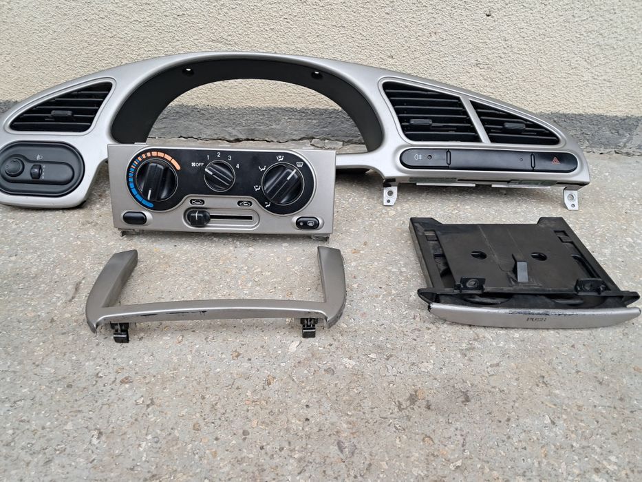 Комплект пластика на торпеду Ланос Сенс , срібний колір