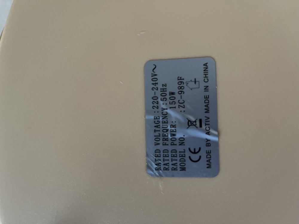 Parafiniarka z akcesoriami i woskiem do zabiegów parafinowych 150W