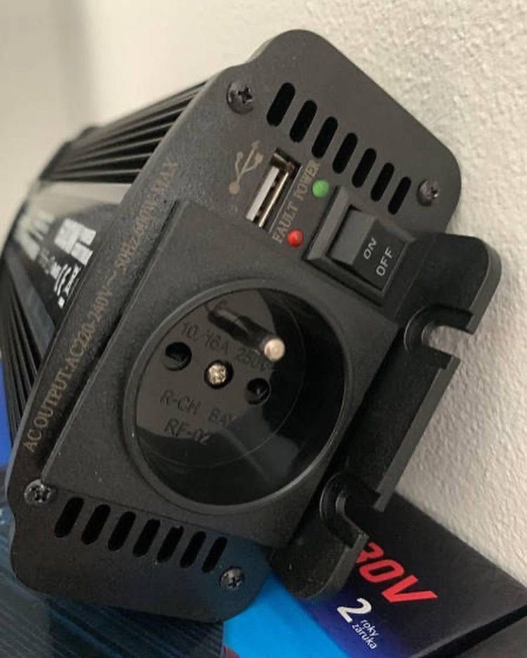 Преобразователь тока 12-220v 600w (немецкий)