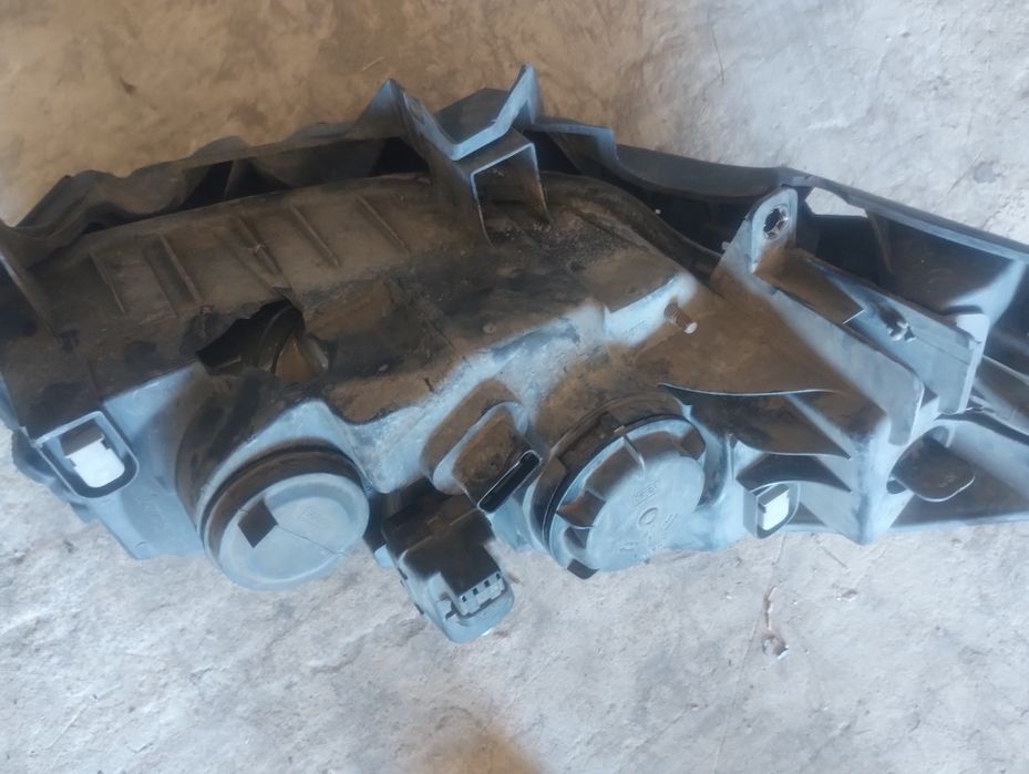 Ліва фара Рено Меган 2