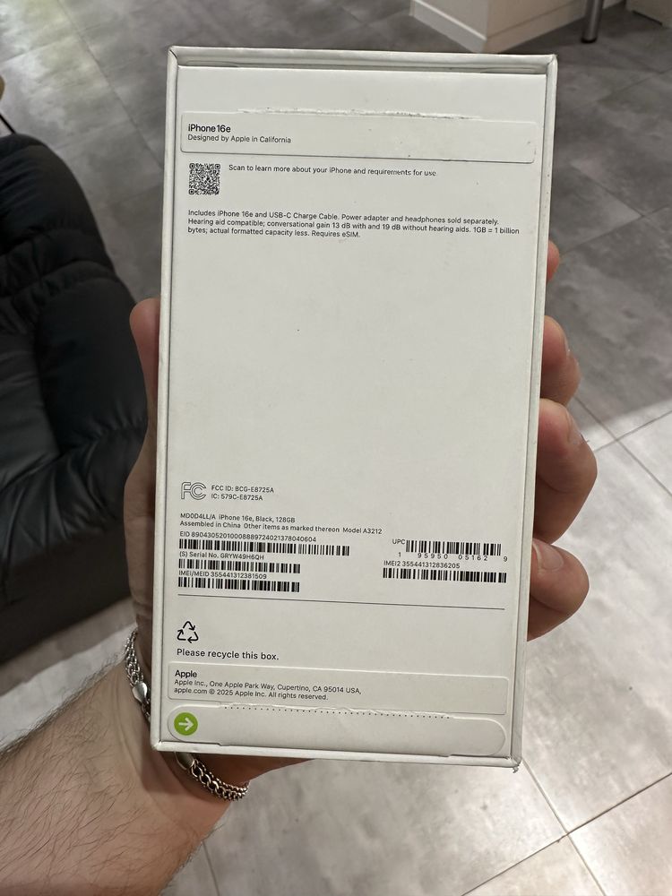 iPhone 16e 128GB Black eSim