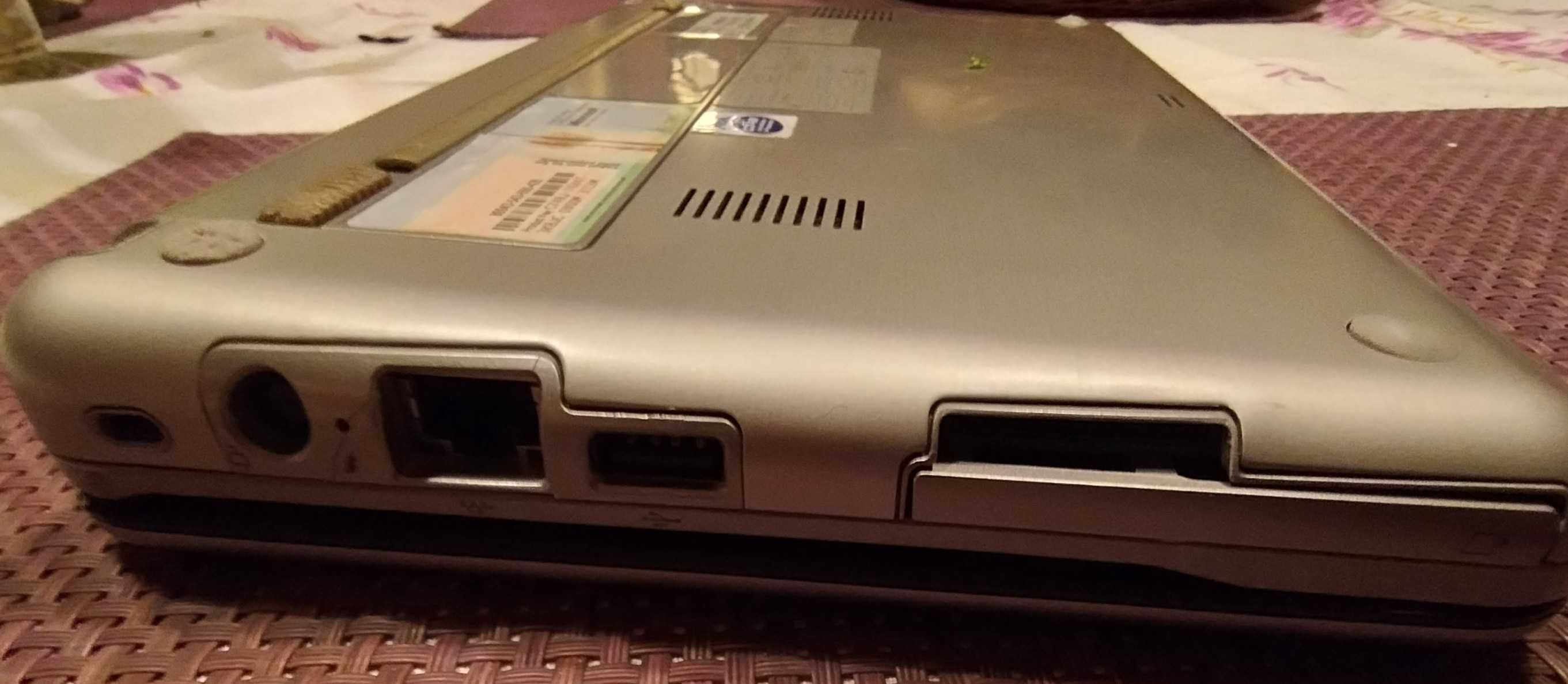 HP -2133 mini 8 "