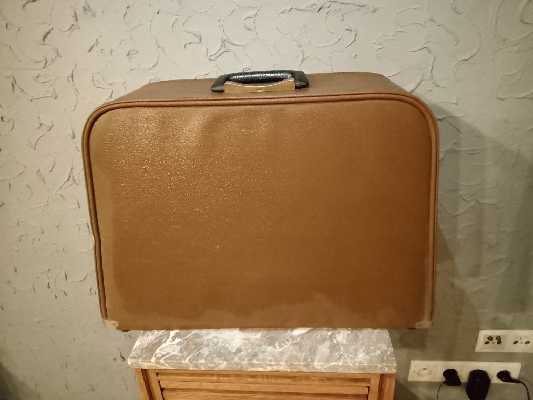 Maszyna do szycia  PREDOM Łucznik 466