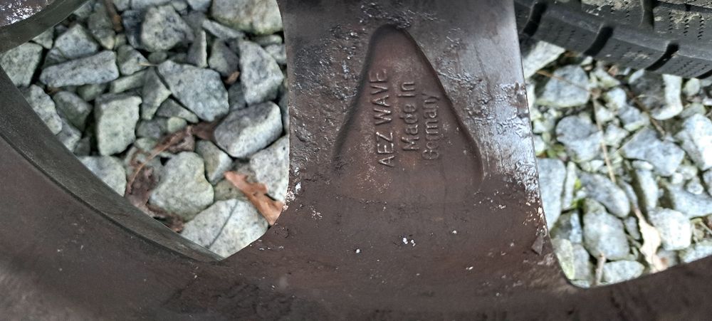 Felgi aluminiowe15" z oponami ET 48