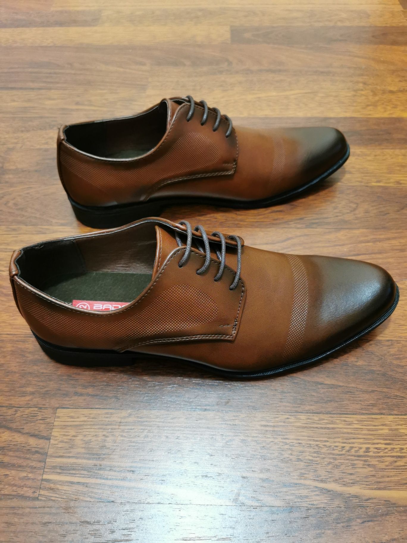 Eleganckie Wizytowe Buty Męskie Badoxx