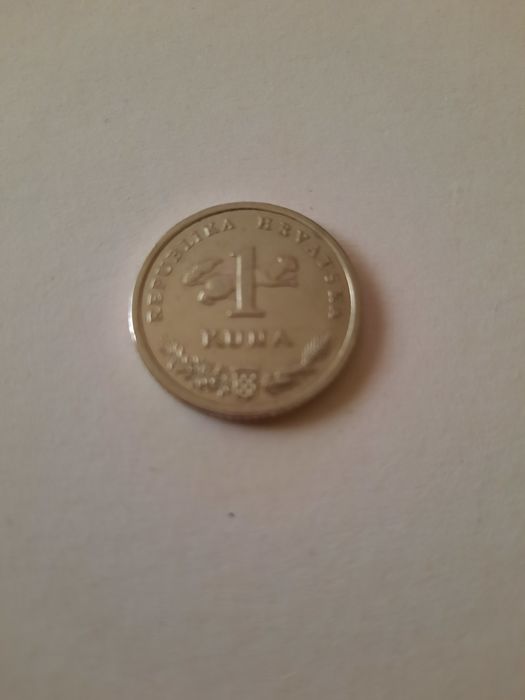 3 moedas: Croácia; República Checa; Malásia