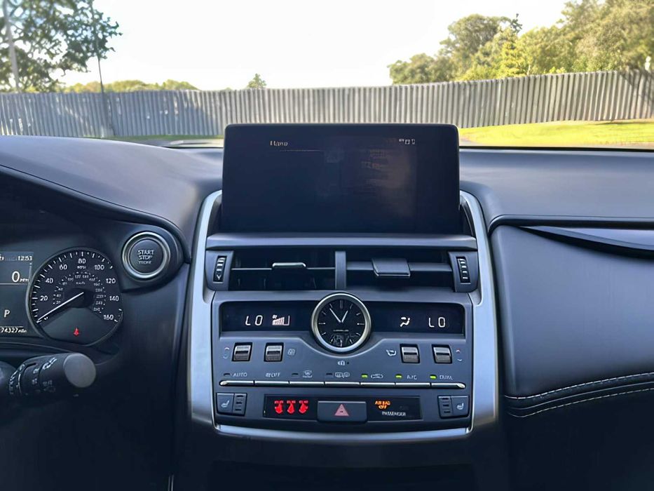 Lexus NX 300      2018