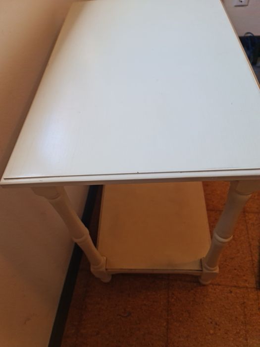 Mesa de apoio  bom estado