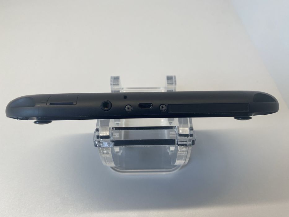 PS Vita Slim 64GB +17 ігор в подарунок!