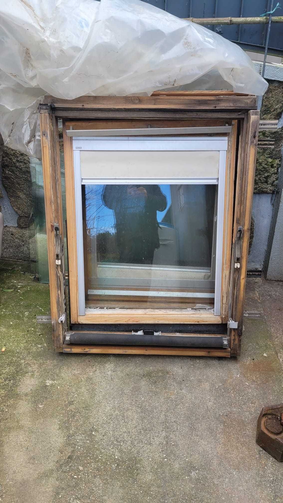 1 Janela Sotão Velux Madeira