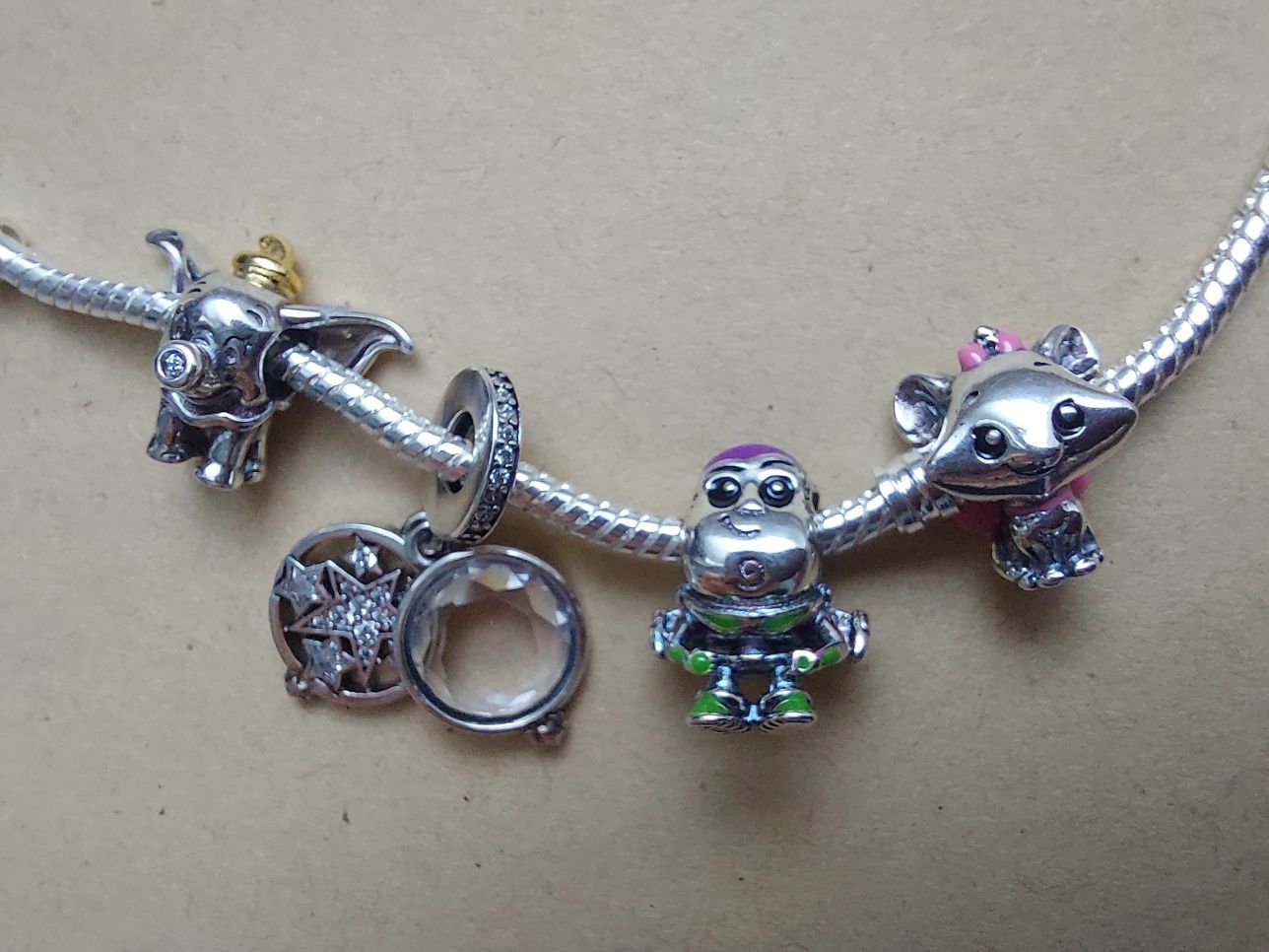 Charms disney toy story/ dumbo