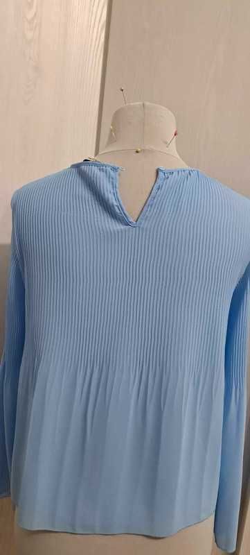 Niebieska plisowana  bluzka Stradivarius – M (38/10) – Nowa