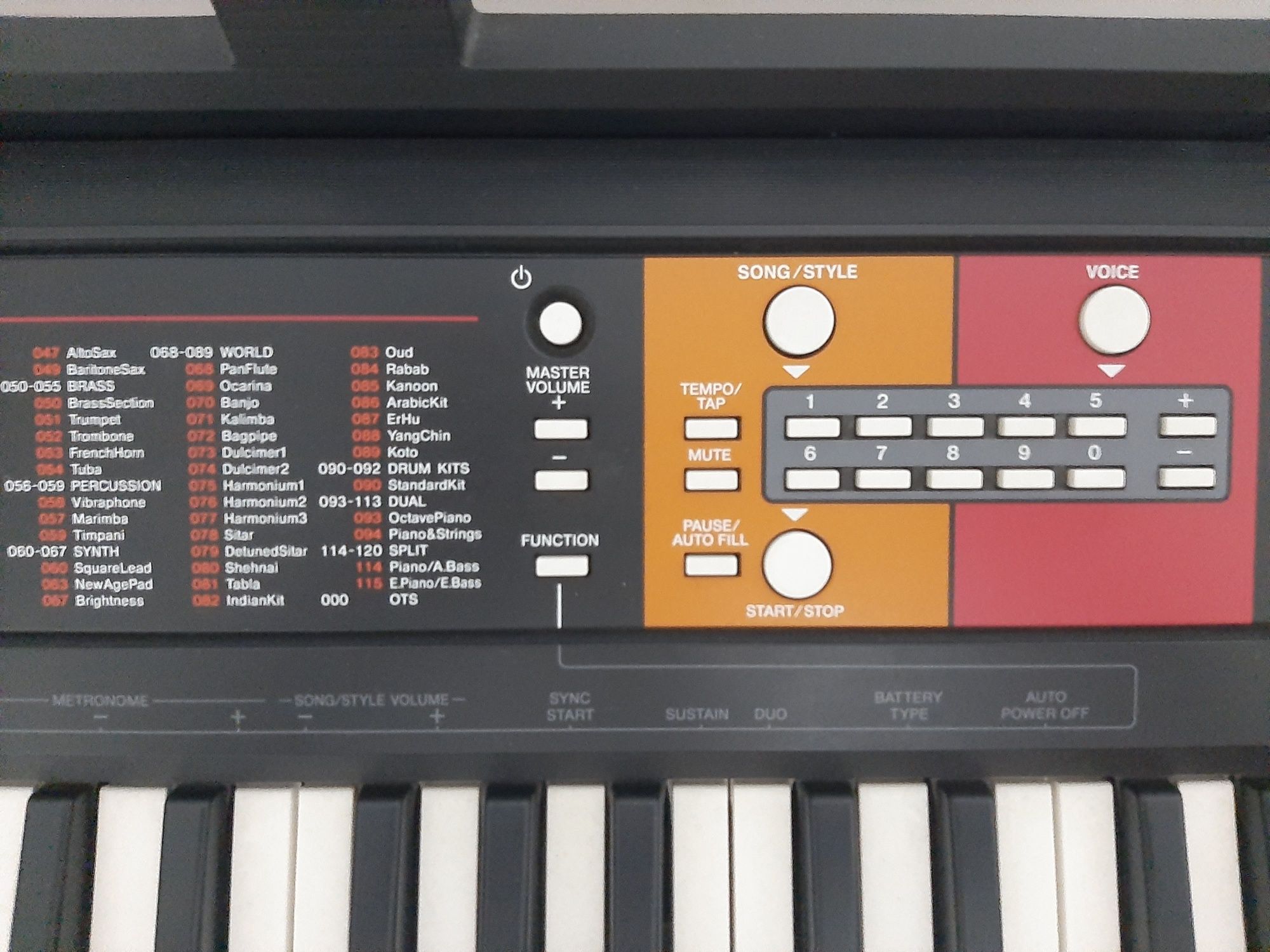 Piano yamaha f51