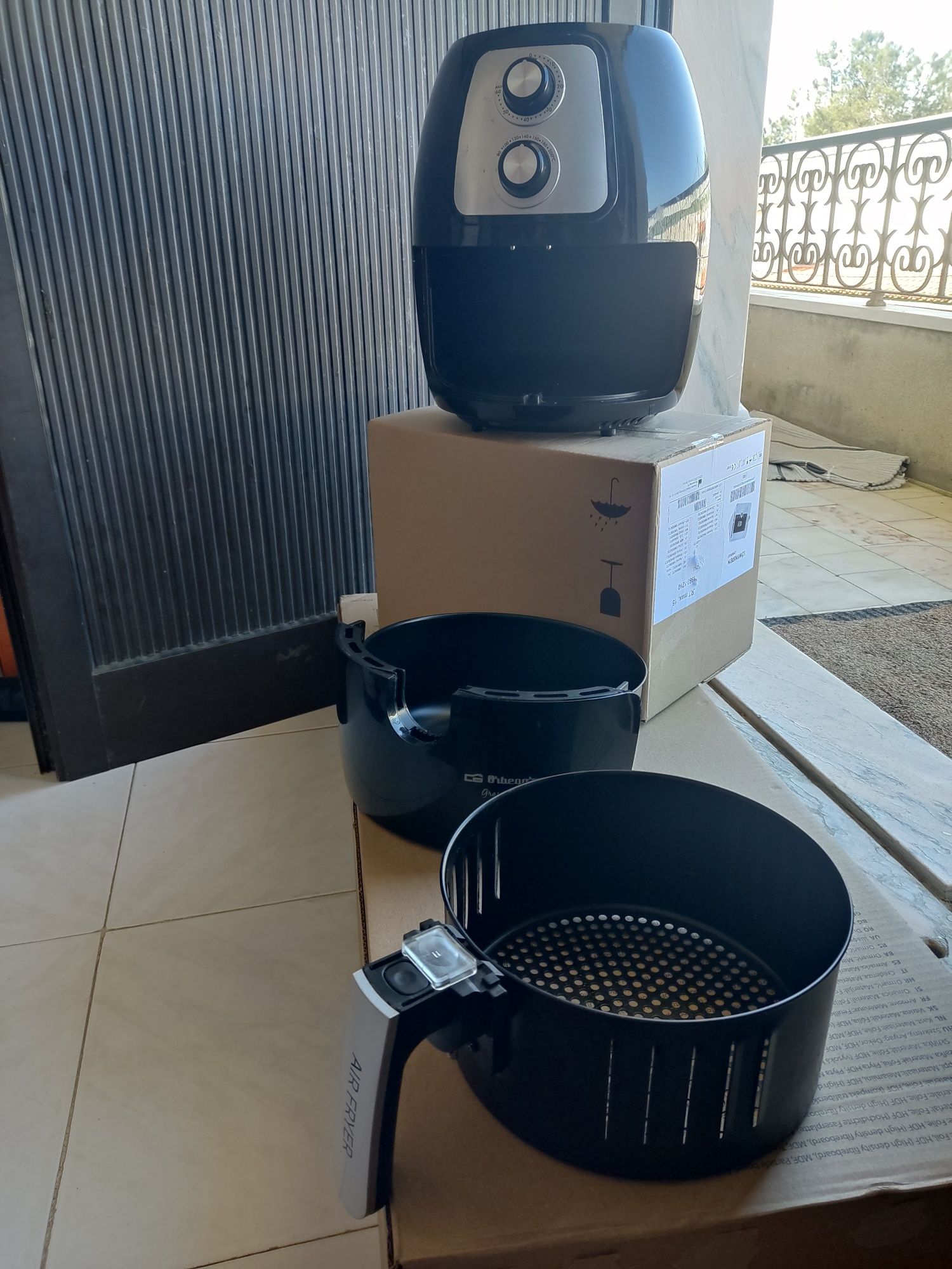 Fritadeira Airfryer Orbegozo 4 litros