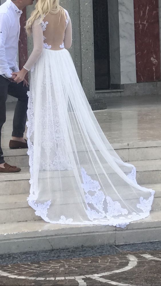 Весільна сукня